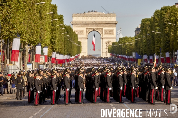 Défilé du 14 juillet sur les Champs Elysées