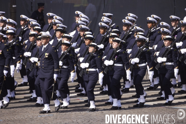 Défilé du 14 juillet sur les Champs Elysées