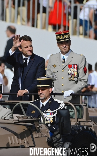 Emmanuel Macron avec le general Thierry Burkhard
