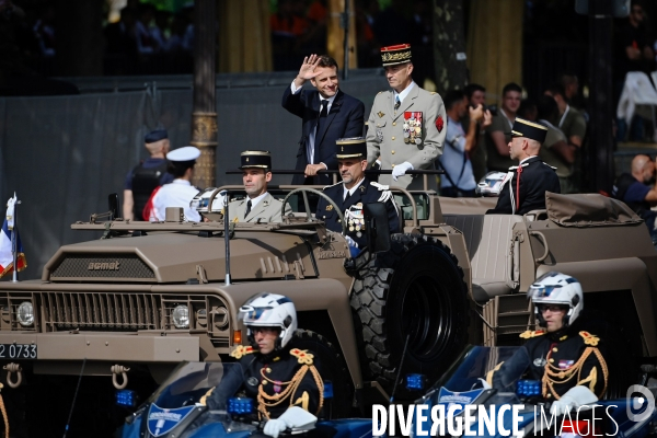 Emmanuel Macron avec le general Thierry Burkhard