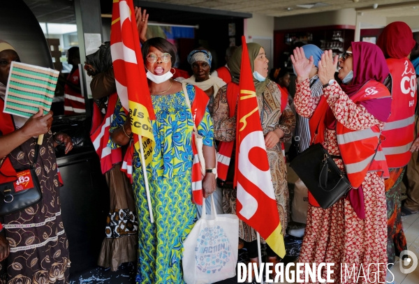 Rassemblement des salariés de chez louvre hotels