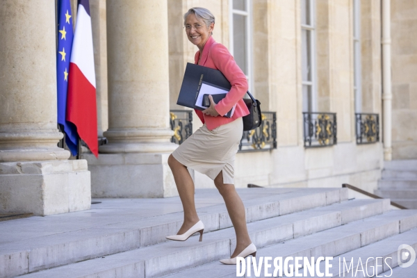 Premier Conseil des ministres Borne II et photo du gouvernement