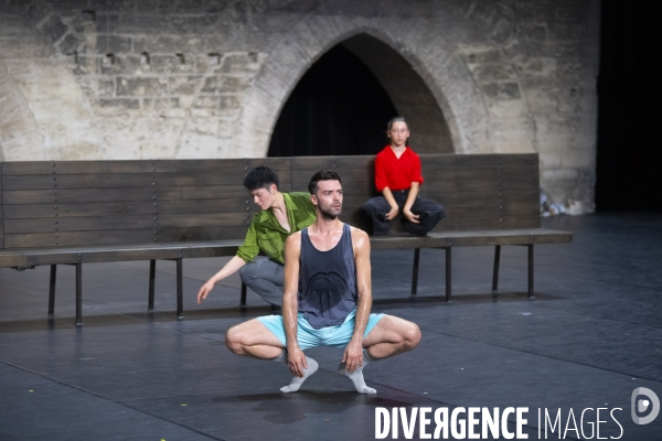 FUTUR PROCHE de Jan Martens