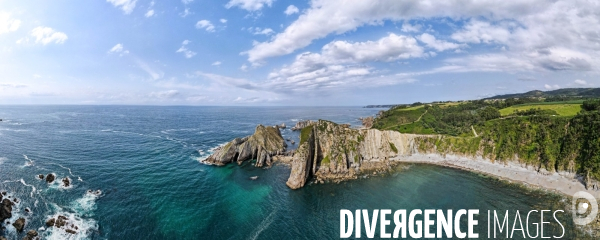 La cote d Asturies en Espagne vue au drone.