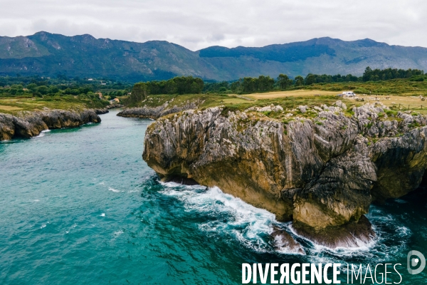 La cote d Asturies en Espagne vue au drone.