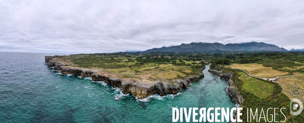 La cote d Asturies en Espagne vue au drone.