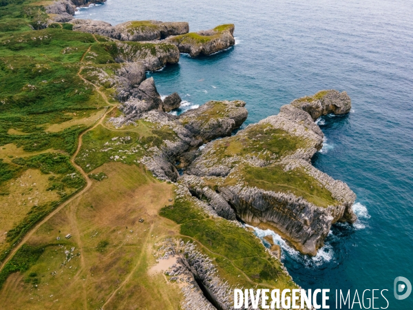 La cote d Asturies en Espagne vue au drone.