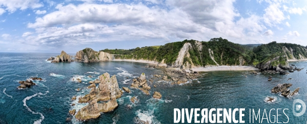 La cote d Asturies en Espagne vue au drone.