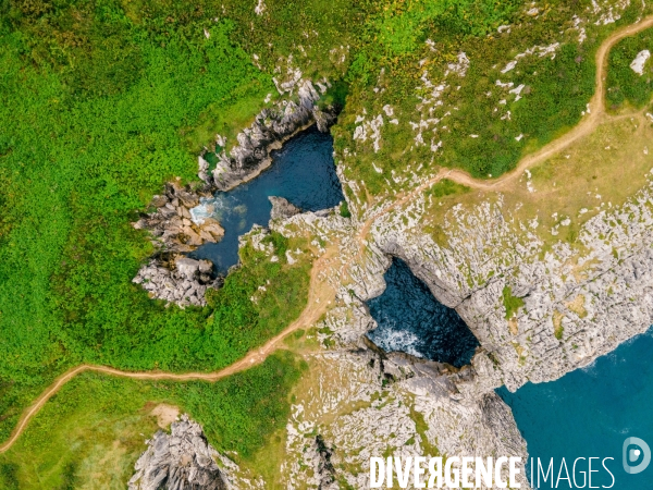 La cote d Asturies en Espagne vue au drone.