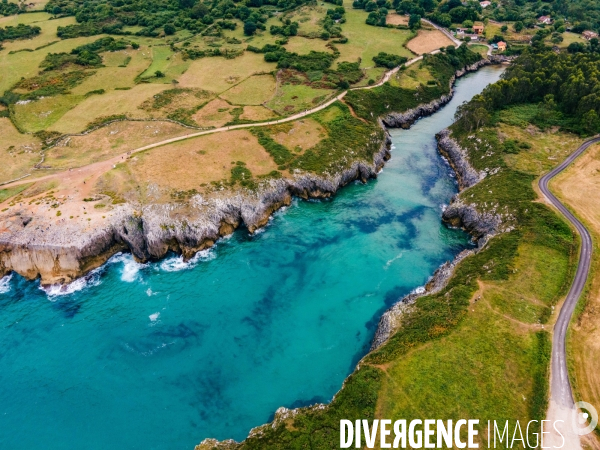 La cote d Asturies en Espagne vue au drone.