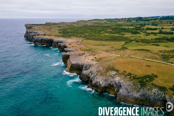 La cote d Asturies en Espagne vue au drone.