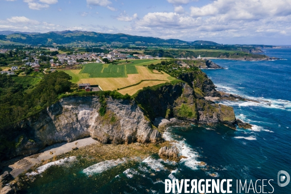 La cote d Asturies en Espagne vue au drone.