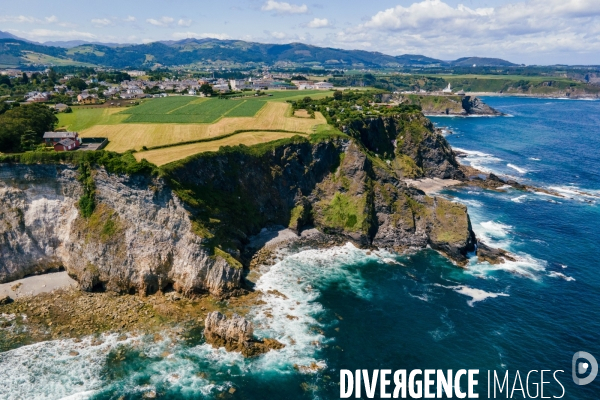 La cote d Asturies en Espagne vue au drone.