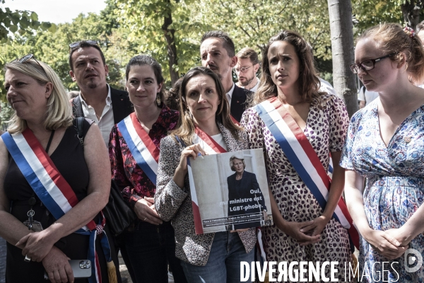 Rassemblement contre la présence deCaroline Cayeux au gouvernement