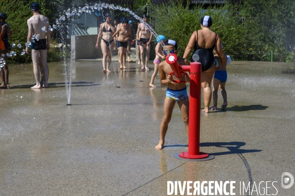 La piscine des Murs à pêches.
