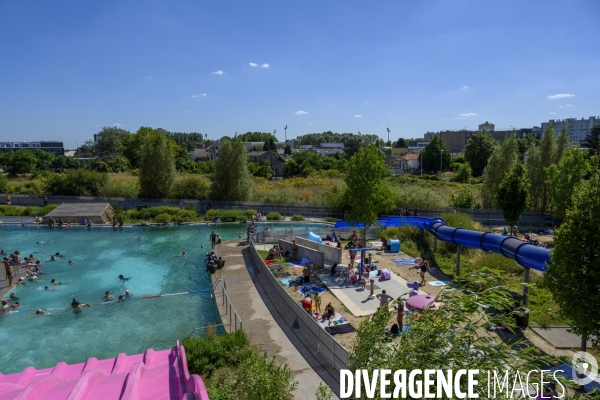 La piscine des Murs à pêches.