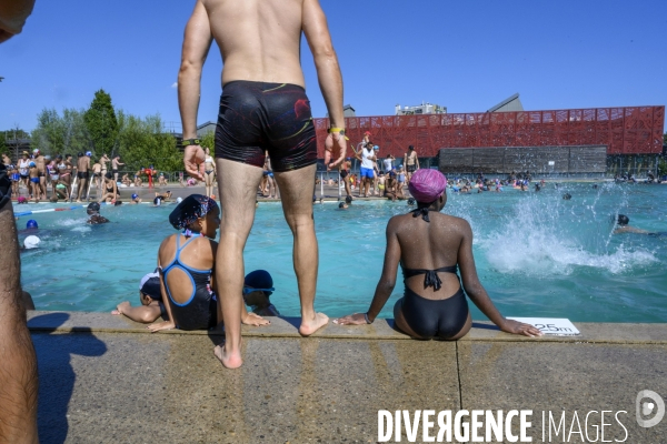 La piscine des Murs à pêches.