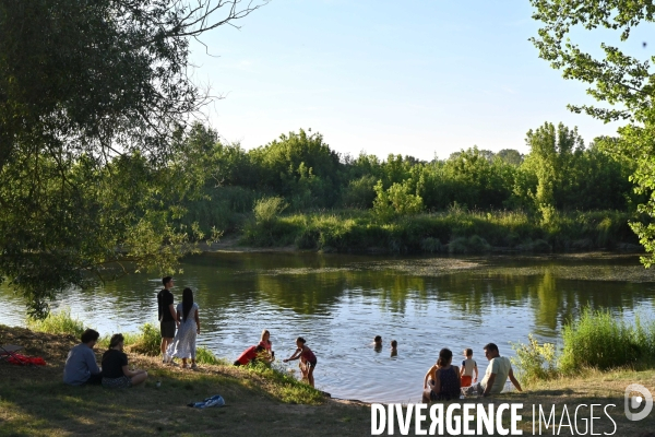 La Loire, canicule et sécheresse. Le débit du plus long fleuve de France inquiète