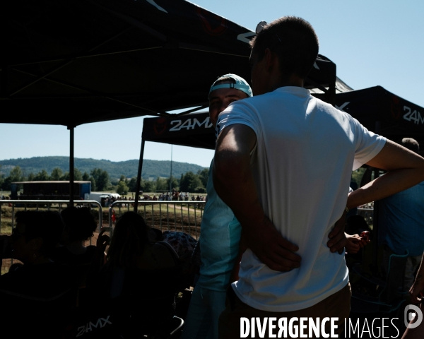 L attente de l arrivée - Stock-car à Brioude
