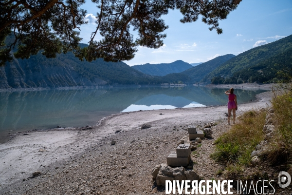 Sécheresse dans le lac de Castillon, et le Verdon, Alpes de Haute Provence