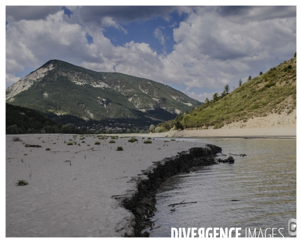 Le long de la Transbassealpine Digne-Nice ( la sécheresse au 09 Août )