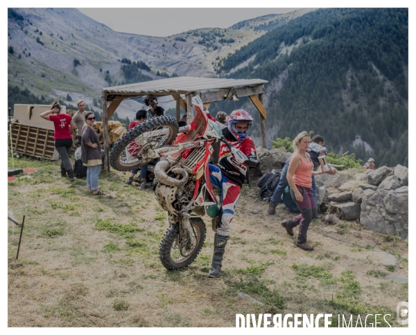 Le long de la Transbassealpine Digne Nice ( la bénediction des troupeaux )