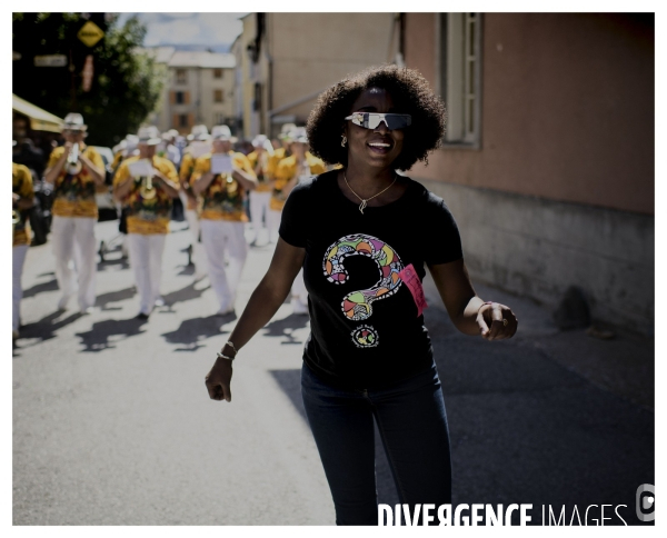 Le long de la Transbassealpine Digne-Nice ( la Color Run )