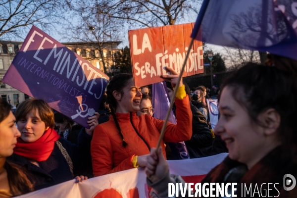 Marche de nuit feministe a Paris