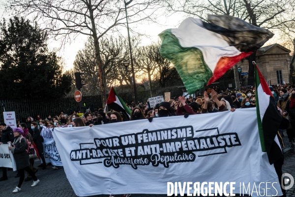 Marche de nuit feministe a Paris