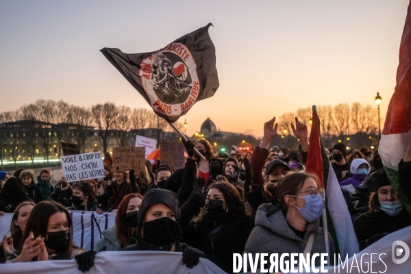 Marche de nuit feministe a Paris