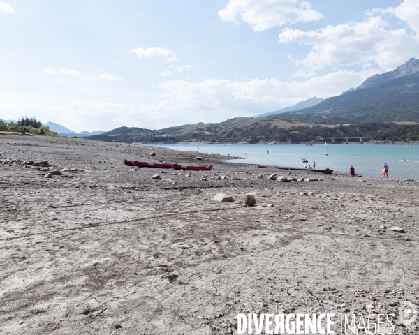 Secheresse lac de Serre Poncon