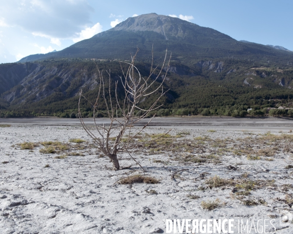 Secheresse lac de Serre Poncon