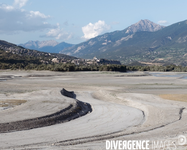 Secheresse lac de Serre Poncon