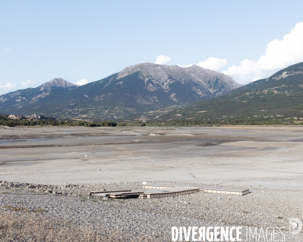 Secheresse lac de Serre Poncon
