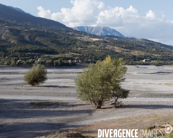 Secheresse lac de Serre Poncon