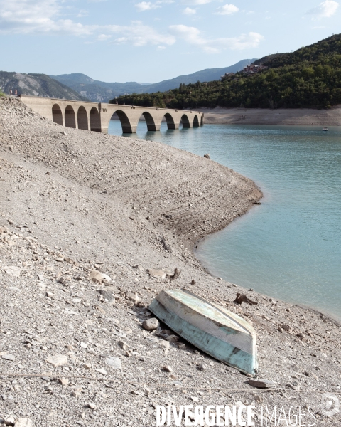 Secheresse lac de Serre Poncon