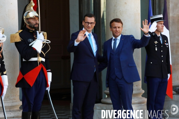 Macron recoit le Premier Ministre polonais