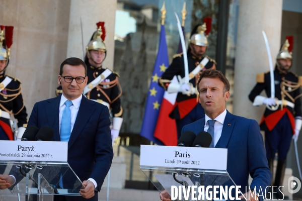 Macron recoit le Premier Ministre polonais