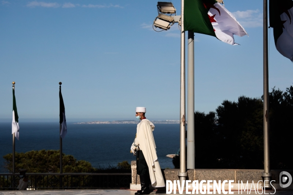 Emmanuel macron en algerie