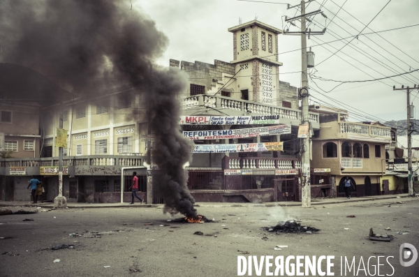 Manifestation contre la vie chere et l insecurite au cap haitien.