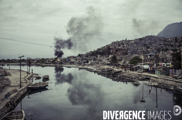 Manifestation contre la vie chere et l insecurite au cap haitien.