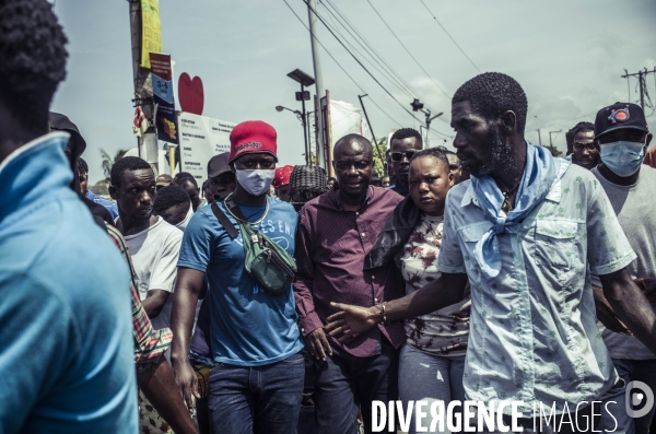 Manifestation contre la vie chere et l insecurite au cap haitien.