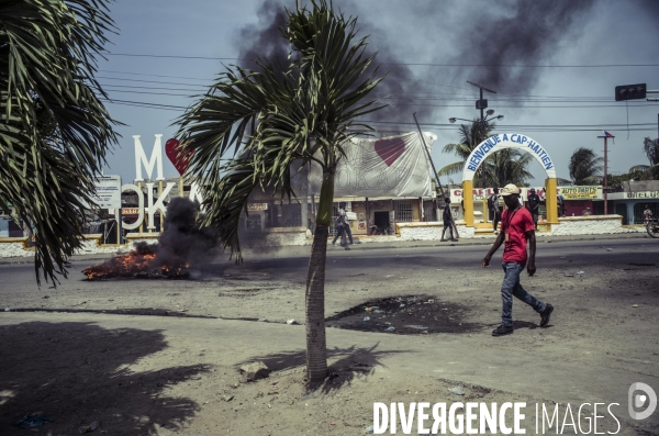 Manifestation contre la vie chere et l insecurite au cap haitien.