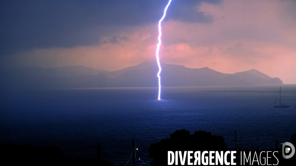 Orage trés electrique sur le golfe saronique