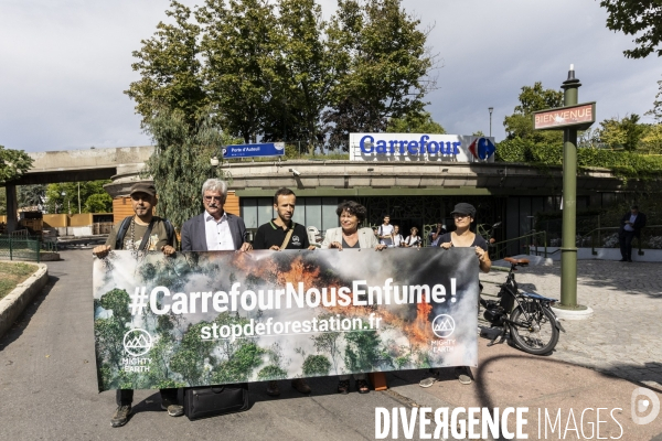 Happening #CarrefourNousEnfume