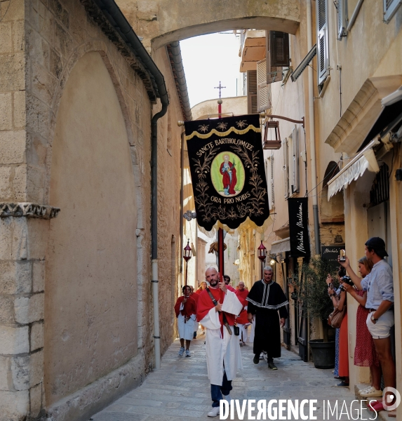 Procession de San Bartolu à travers les ruelles de la Haute-Ville de Bonifacio en corse