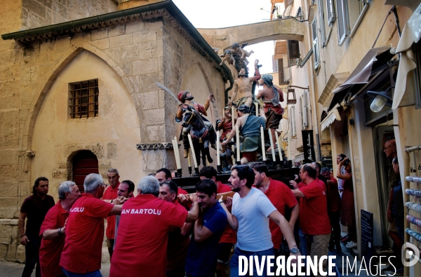 Procession de San Bartolu à travers les ruelles de la Haute-Ville de Bonifacio en corse