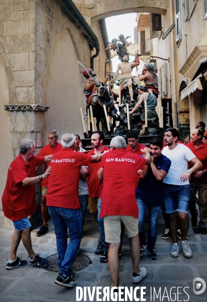 Procession de San Bartolu à travers les ruelles de la Haute-Ville de Bonifacio en corse