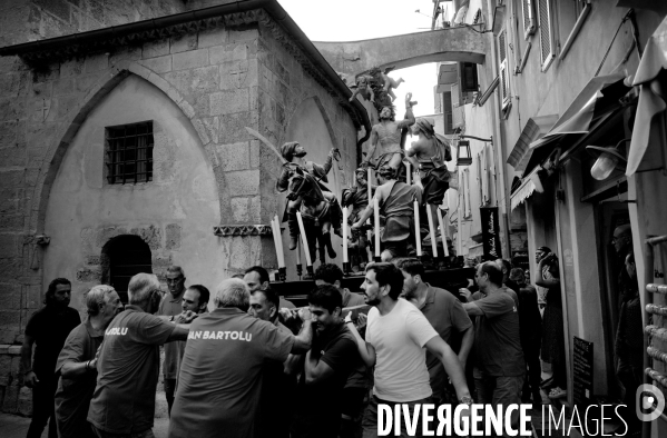 Procession de San Bartolu à travers les ruelles de la Haute-Ville de Bonifacio en corse