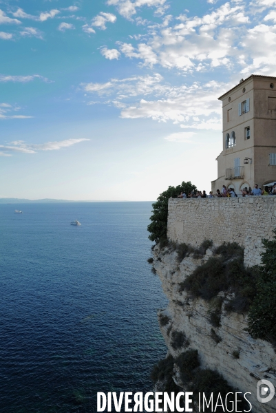 Corse du Sud Falaises de calcaire de Bonifacio face a la mer